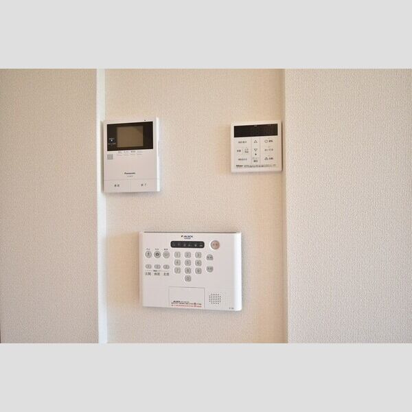 その他設備 (アルソックホームセキュリティ+TVインターホン)