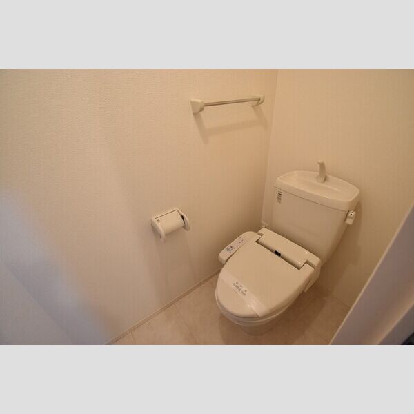 トイレ (温水洗浄暖房便座)