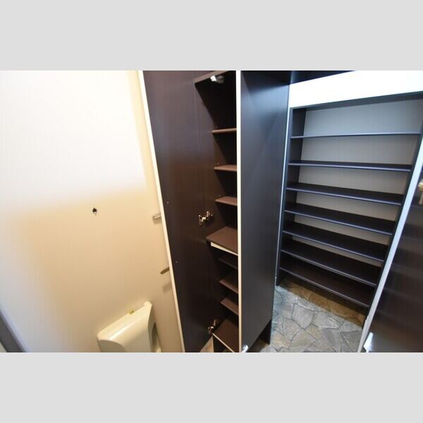 収納 (シューズクローク)