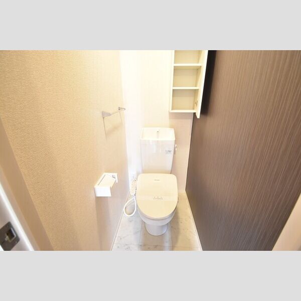 トイレ (温水洗浄暖房便座)