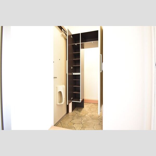 玄関 (シューズクローク)