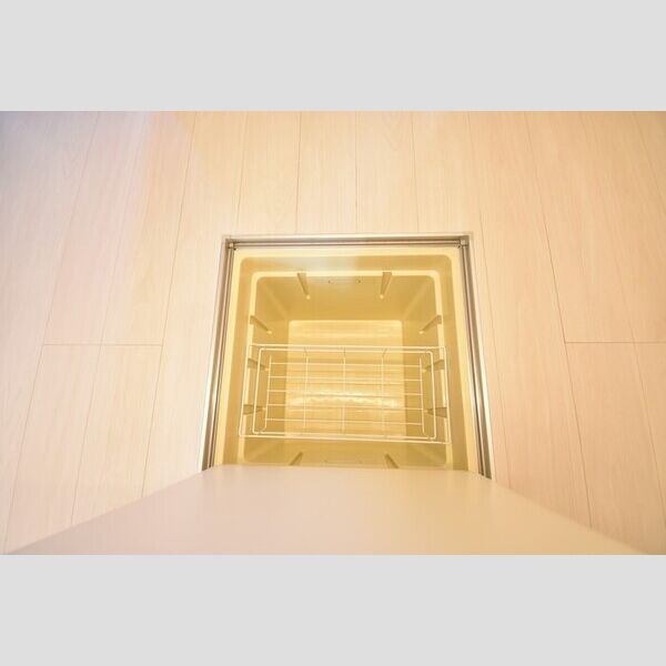 収納 (床下収納)