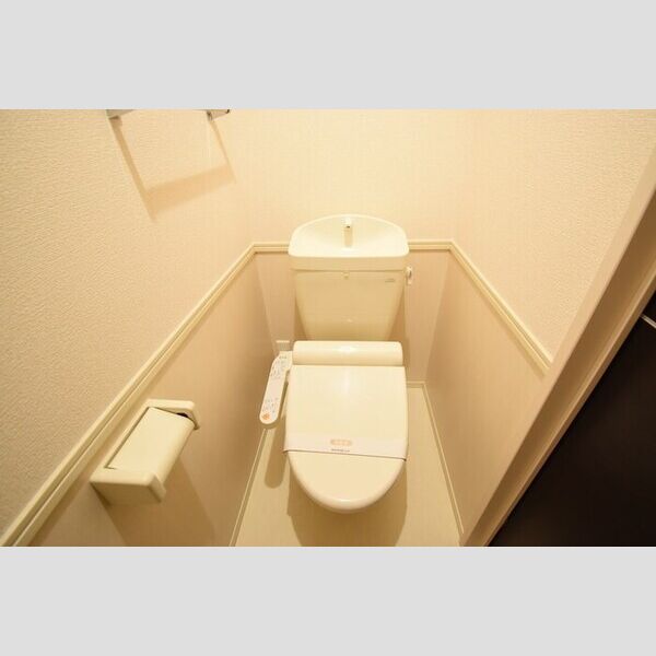 トイレ (温水洗浄暖房便座)