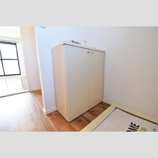 玄関 (シューズボックス)