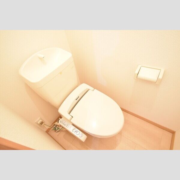 トイレ (温水洗浄暖房便座)