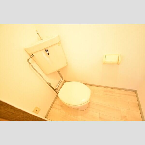 トイレ (トイレ)