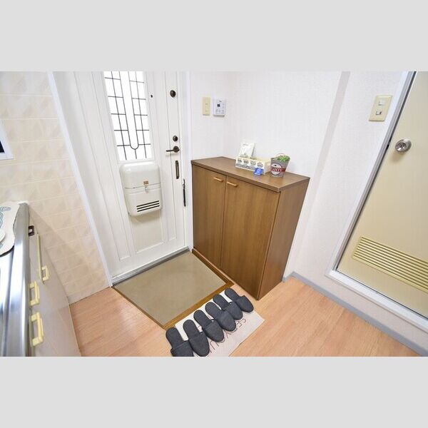 玄関 (玄関)
