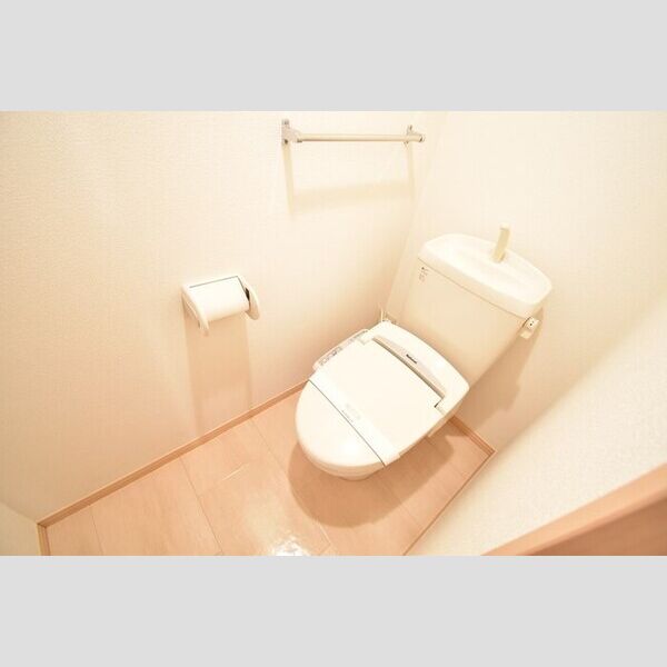 トイレ (温水洗浄暖房便座)