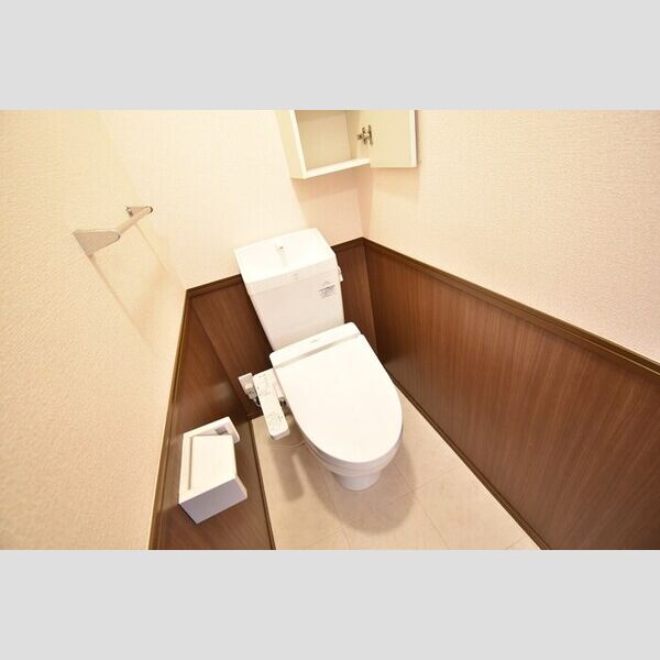 トイレ (温水洗浄暖房便座)