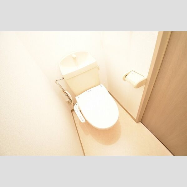 トイレ (温水洗浄暖房便座)