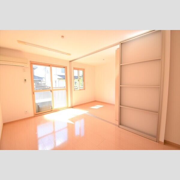 居室・リビング (LDK9.8帖～洋室3帖)