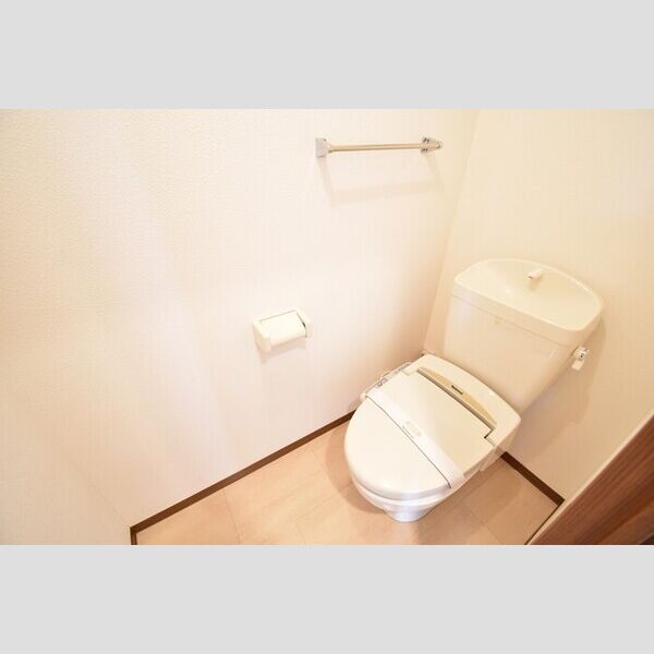 トイレ (温水洗浄暖房便座)