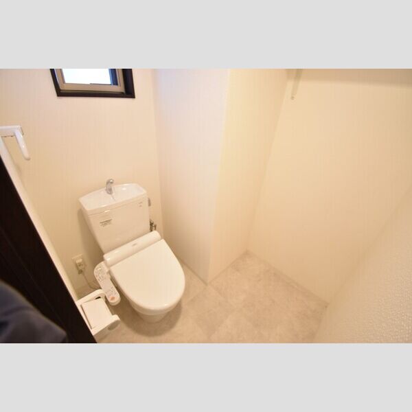 トイレ (温水洗浄暖房便座)