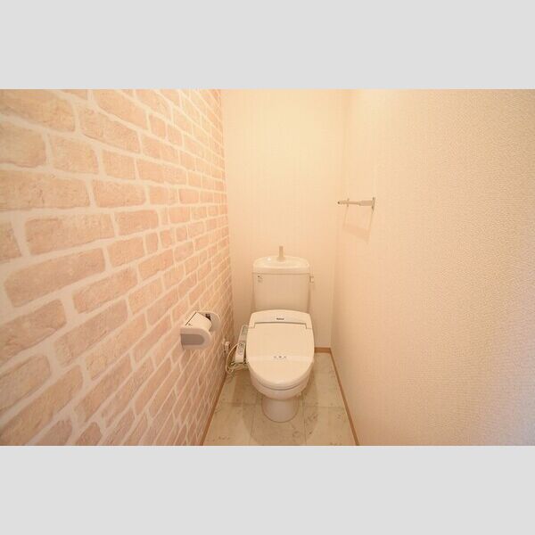 トイレ (温水洗浄暖房便座)