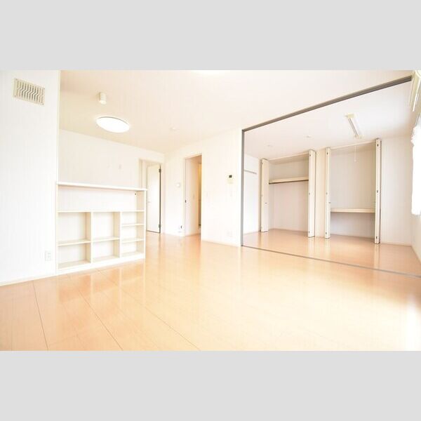 居室・リビング (LDK12帖～洋室6帖)