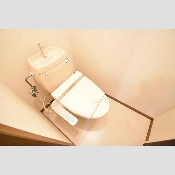 トイレ (温水洗浄暖房便座)