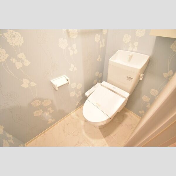 トイレ (温水洗浄暖房便座)