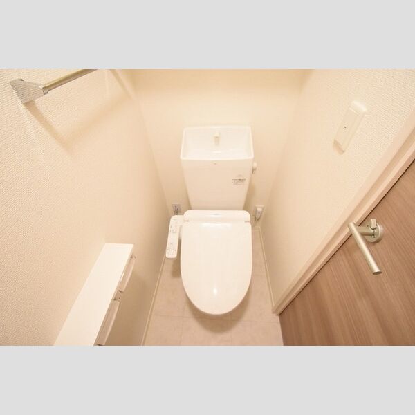 トイレ (温水洗浄暖房便座)