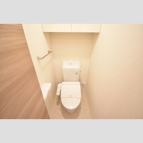 トイレ (温水洗浄暖房便座)