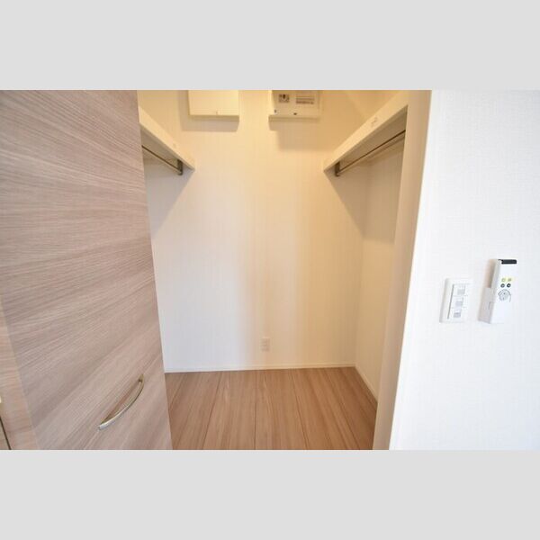 収納 (ウォークインクローゼット)