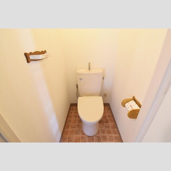 トイレ (トイレ)