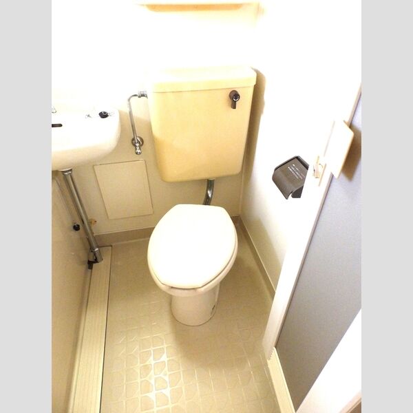 トイレ (トイレ)