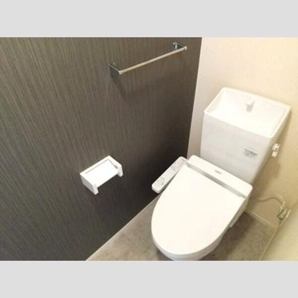 トイレ (温水洗浄暖房便座)