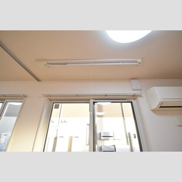 その他 (室内物干し)