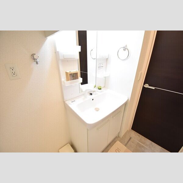 洗面所 (洗髪洗面化粧台)