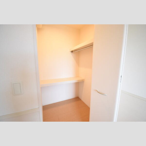 収納 (ウォークインクローゼット)