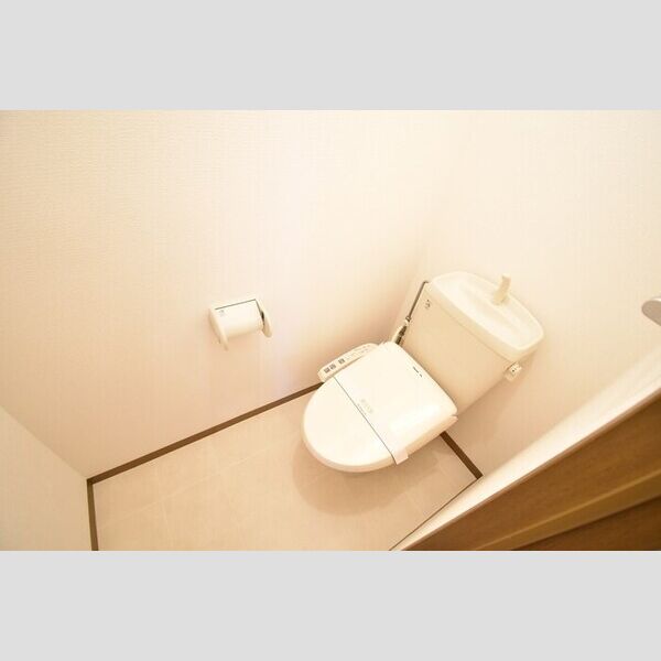 トイレ (温水洗浄暖房便座)