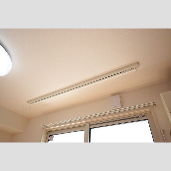 その他 (室内物干し)