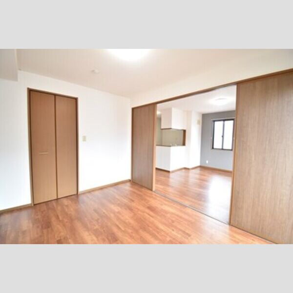 その他 (LDK12.2帖+南洋室6帖)