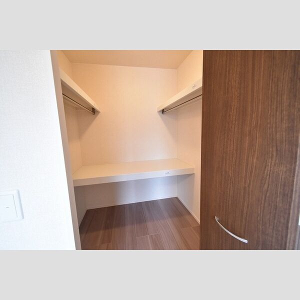 収納 (ウォークインクローゼット)