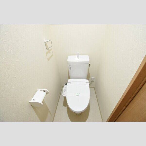 トイレ (温水洗浄暖房便座)