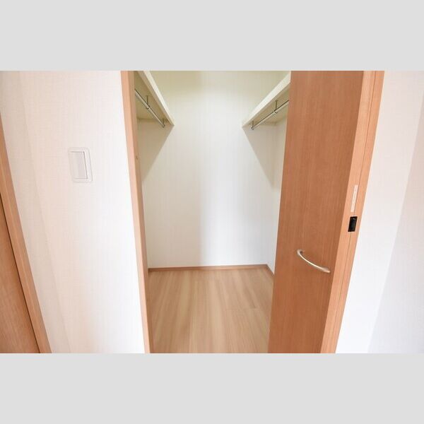 収納 (ウォークインクローゼット)