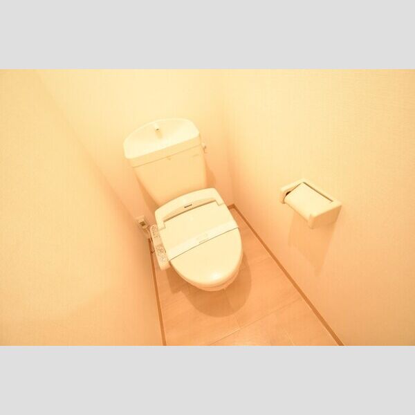 トイレ (温水洗浄暖房便座)