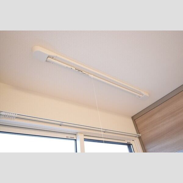 その他 (室内物干し)