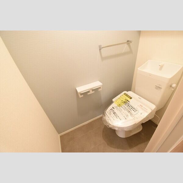 トイレ (温水洗浄暖房便座)