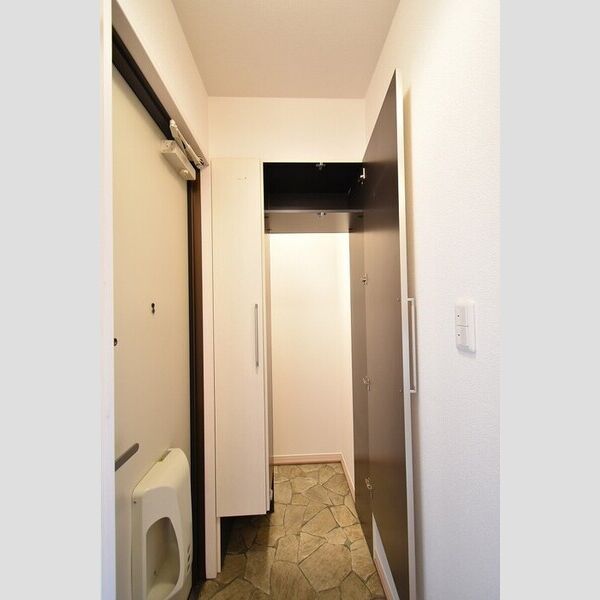 玄関 (シューズクローク)