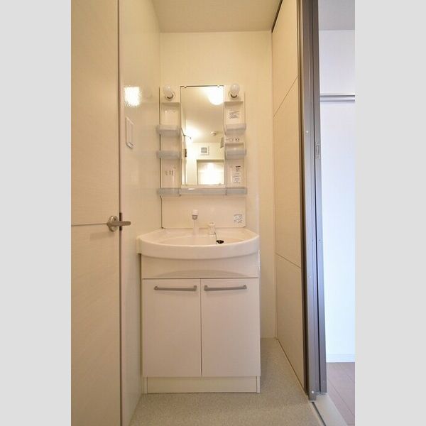 洗面所 (洗髪洗面化粧台)