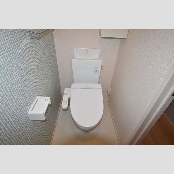 トイレ (温水洗浄暖房便座)