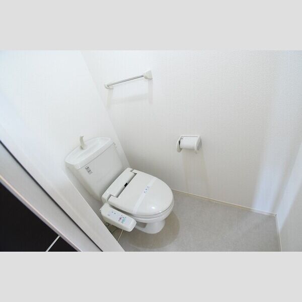 トイレ (温水洗浄暖房便座)