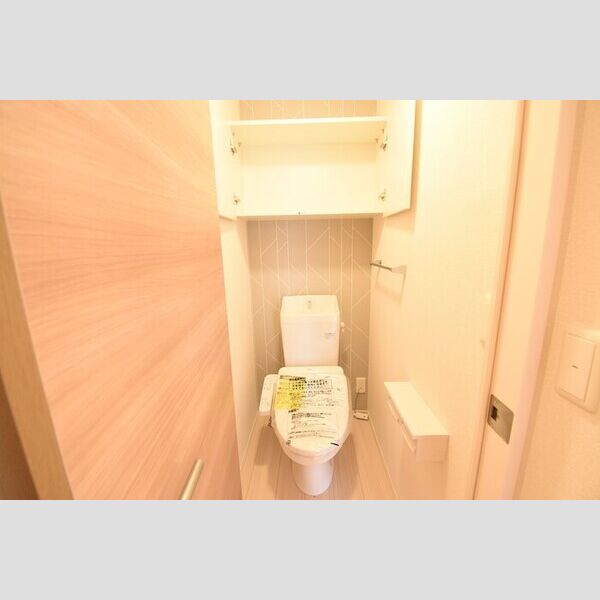 トイレ (温水洗浄暖房便座)