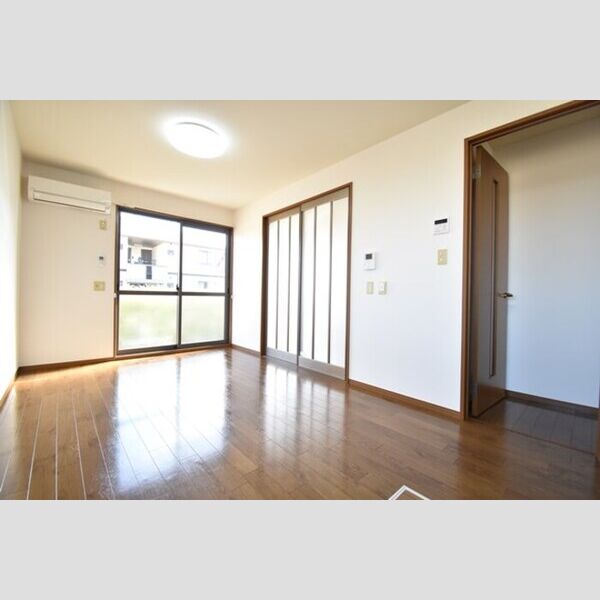 居室・リビング (DK9帖)