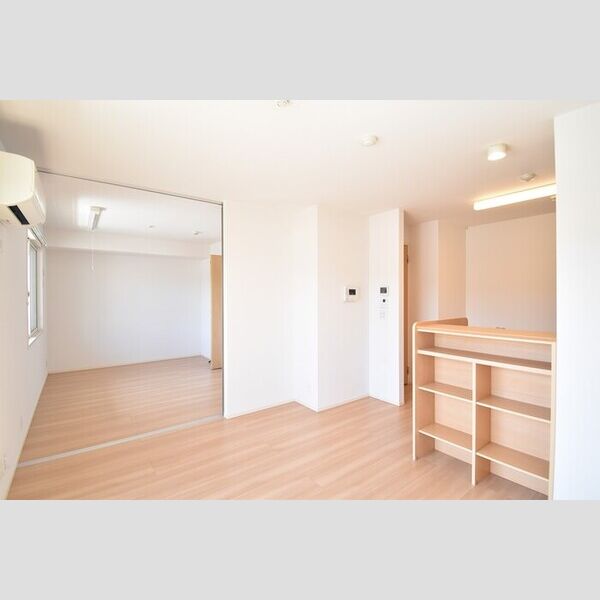 居室・リビング (LDK11帖～洋室6帖)