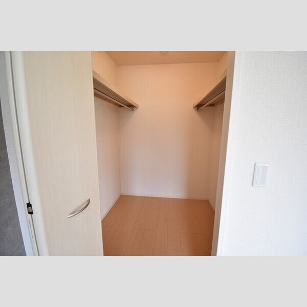 収納 (ウォークインクローゼット)