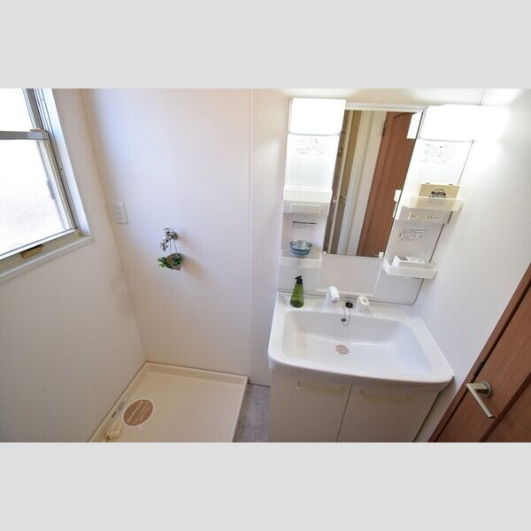 洗面所 (洗髪洗面化粧台・室内洗濯機置場)