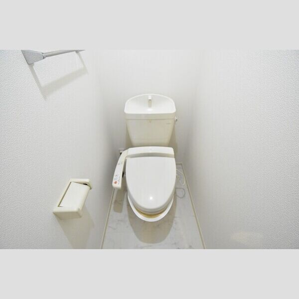 トイレ (温水洗浄暖房便座)