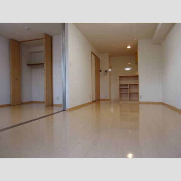 居室・リビング (LDK⇔洋室)